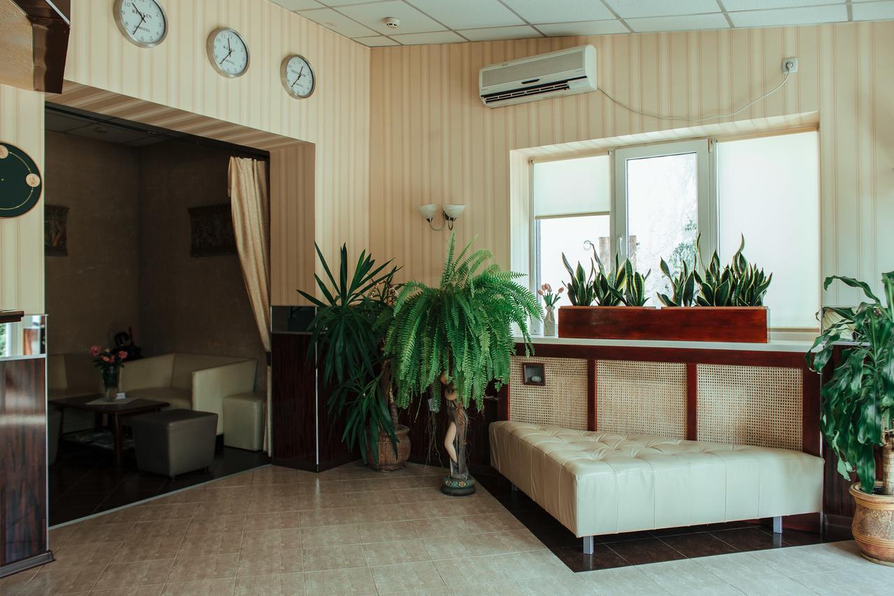 Jj Hotel Vynohradiv Exterior photo