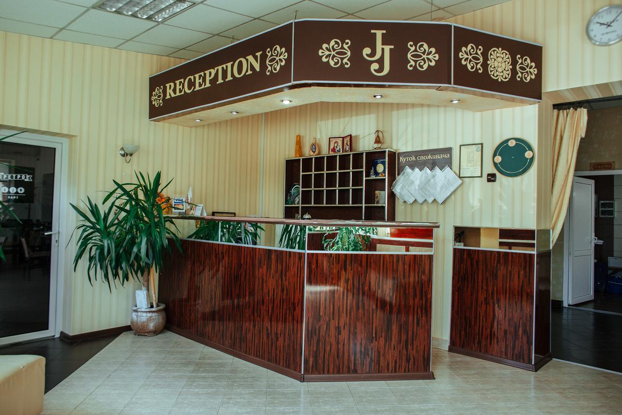 Jj Hotel Vynohradiv Exterior photo